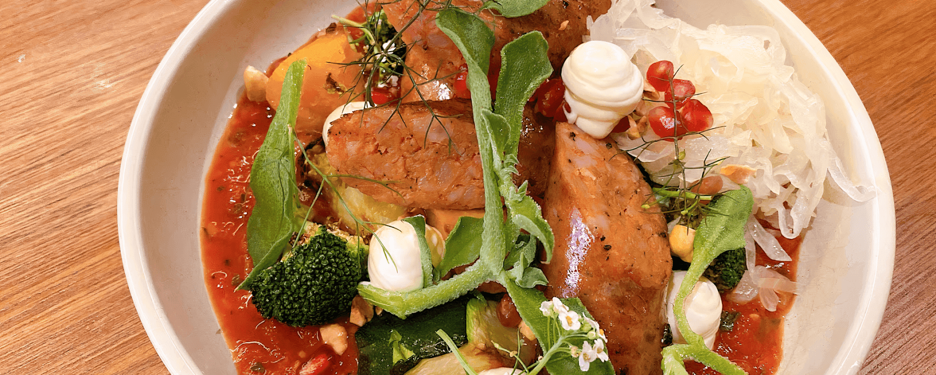 Un Poco Loco Background image