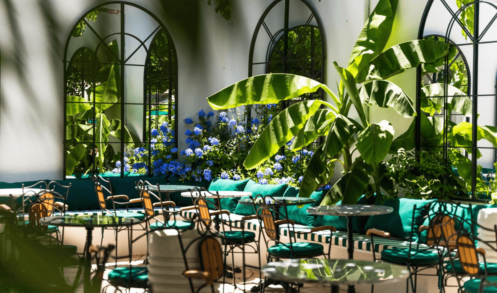 Le Jardin D'Éden Background image